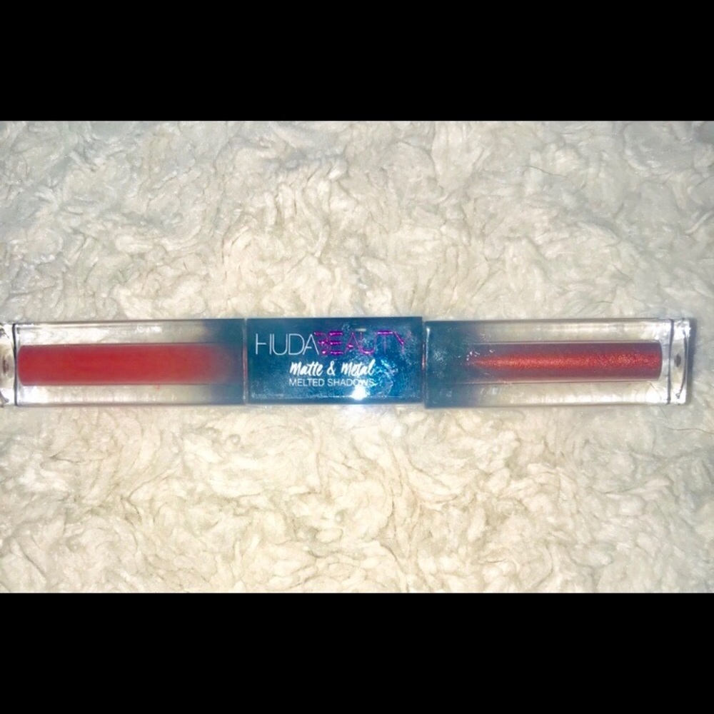 Huda Beauty Matte and Metal Liquid Shadow